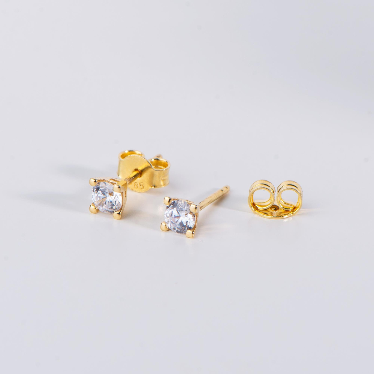 14 Ayar Tektaş Altın Küpe