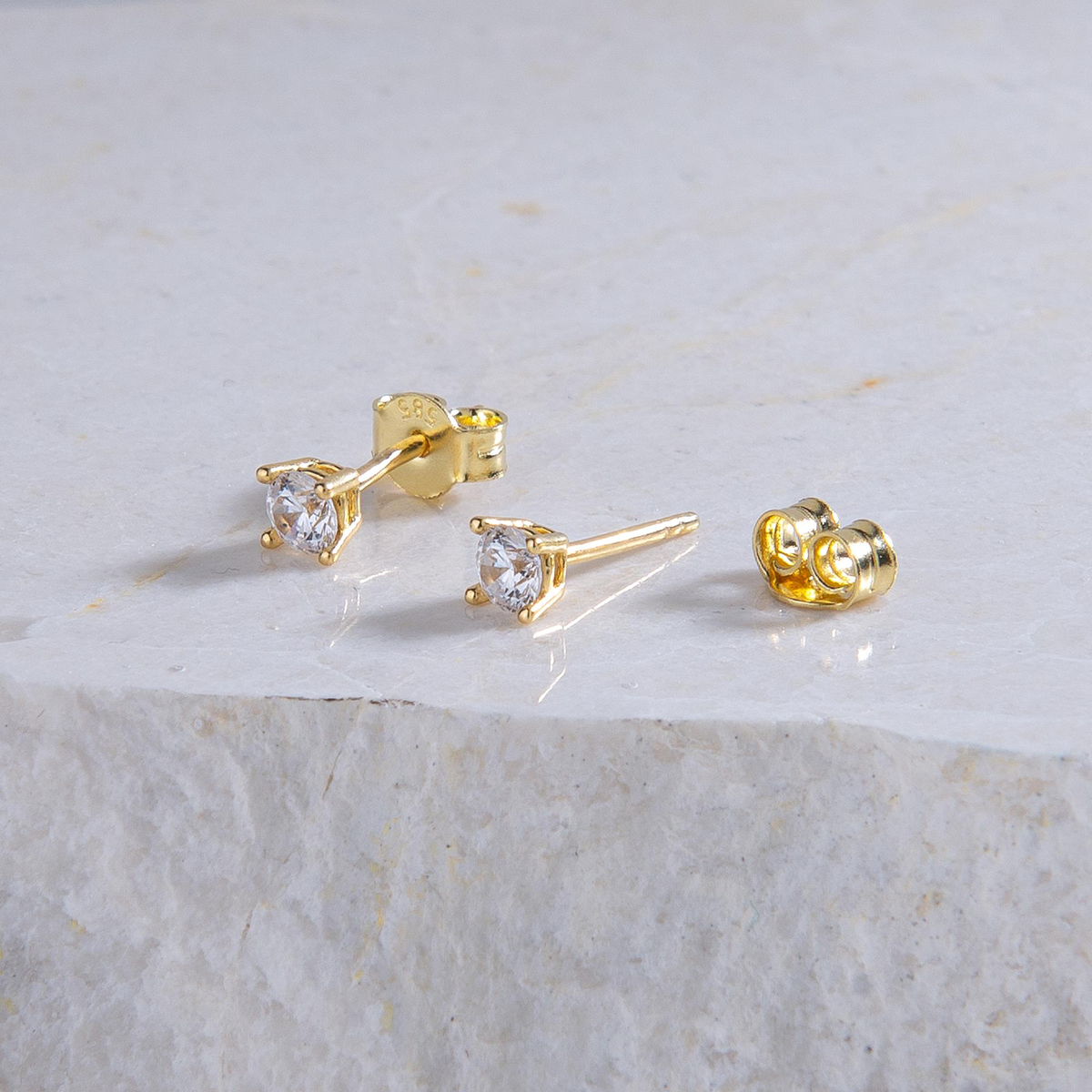 14 Ayar Tektaş Altın Küpe