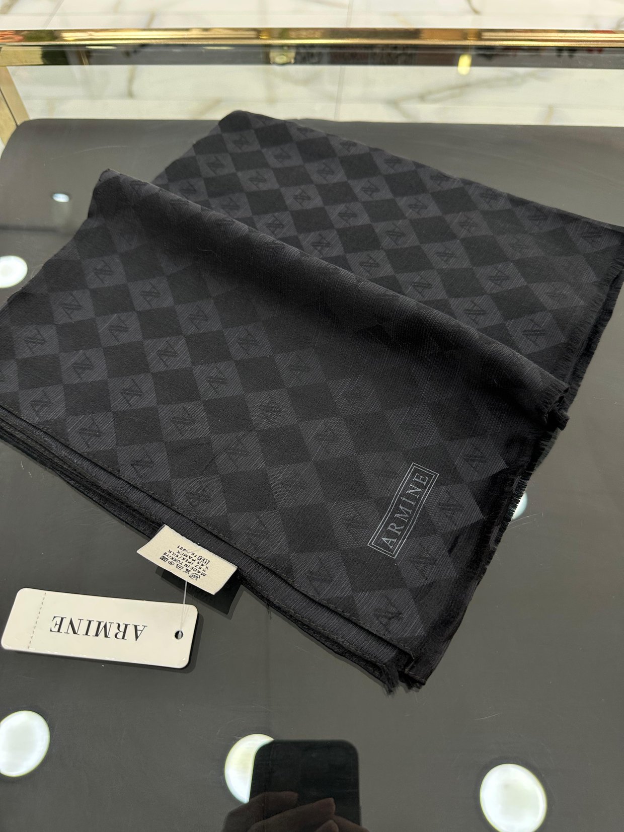Armine Monogram Şal 01