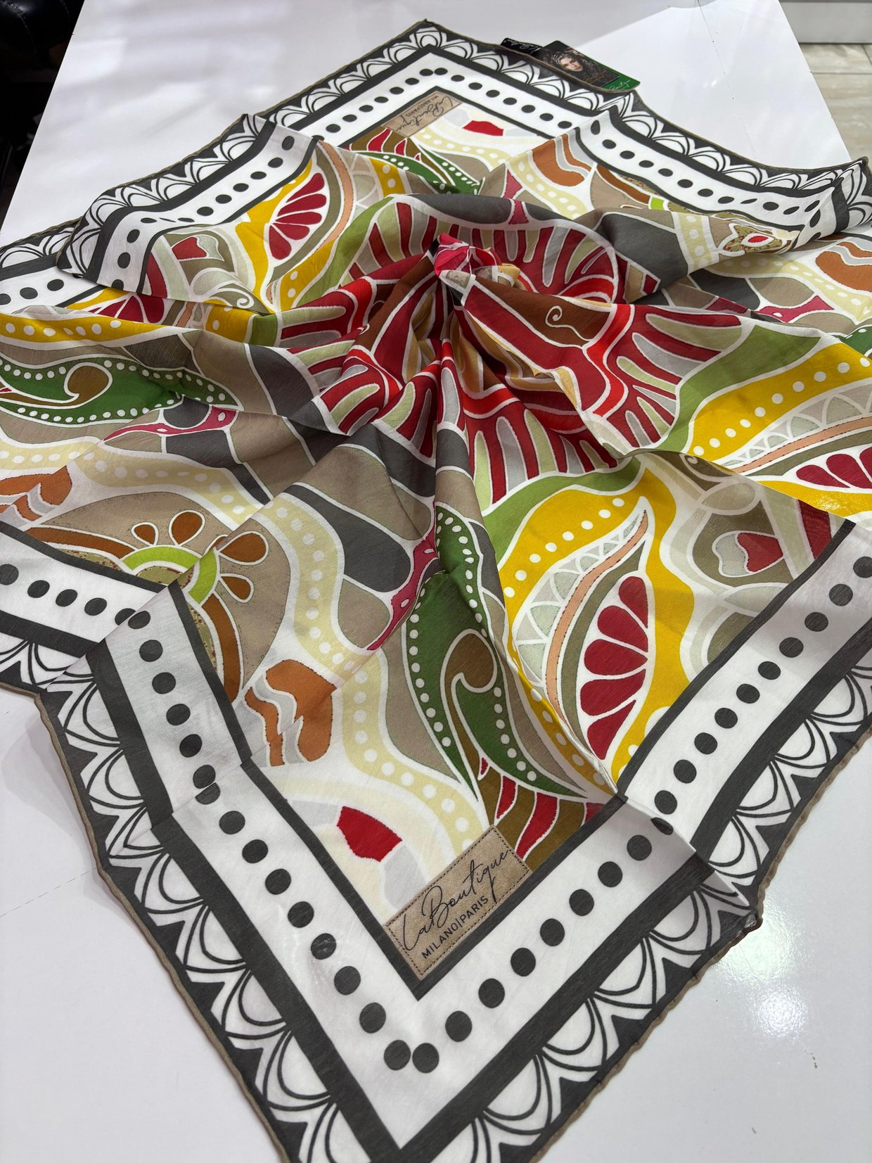 La Boutique Desenli Güz Eşarp 2401-02