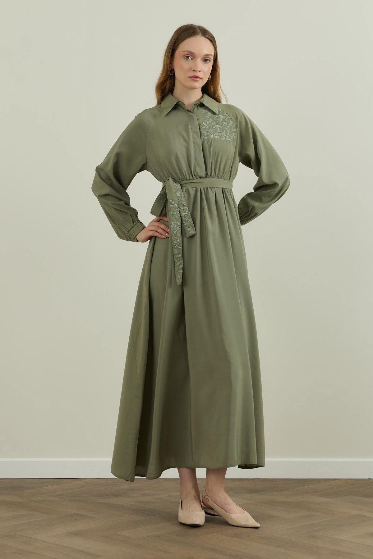 Nakışlı Modal Elbise Çağla Yeşili - Merve Gültekin