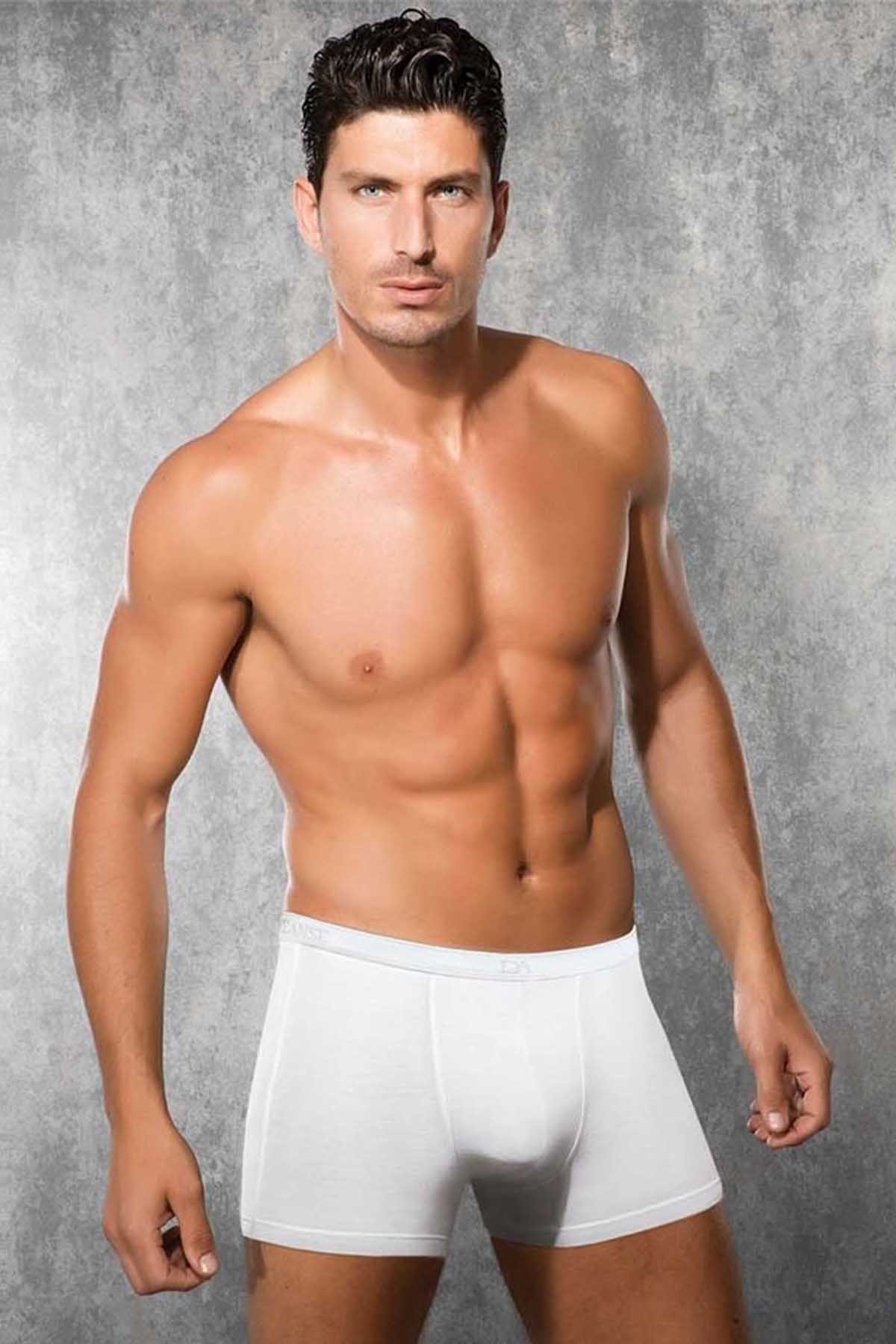 Парень в белых стрингах