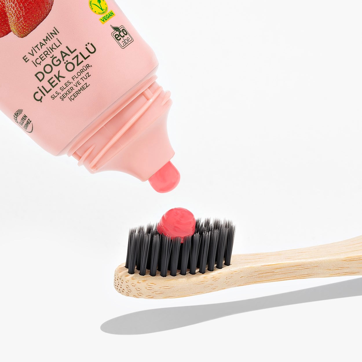 Doğal Çilek Özlü 2-6 Yaş Çocuk Diş Macunu 60 ml