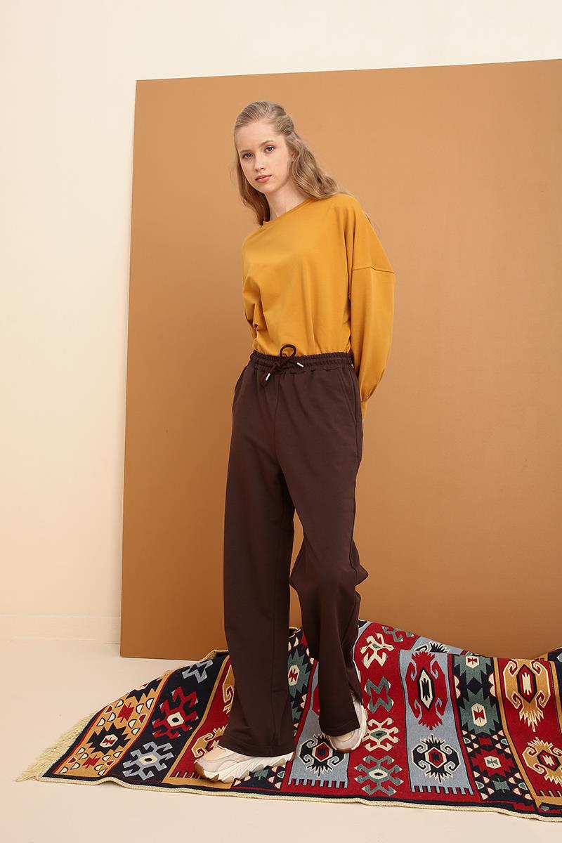 Bitter Brown-Cross Slit Sweatpants