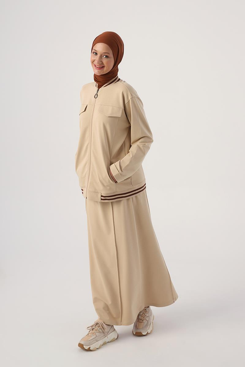 Costume jupe côtelée à rayures Beige01 et cardigan court