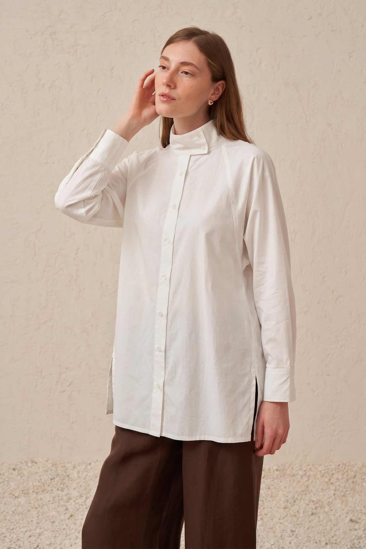 Beyaz-Yüksek Yaka Reglan Gömlek