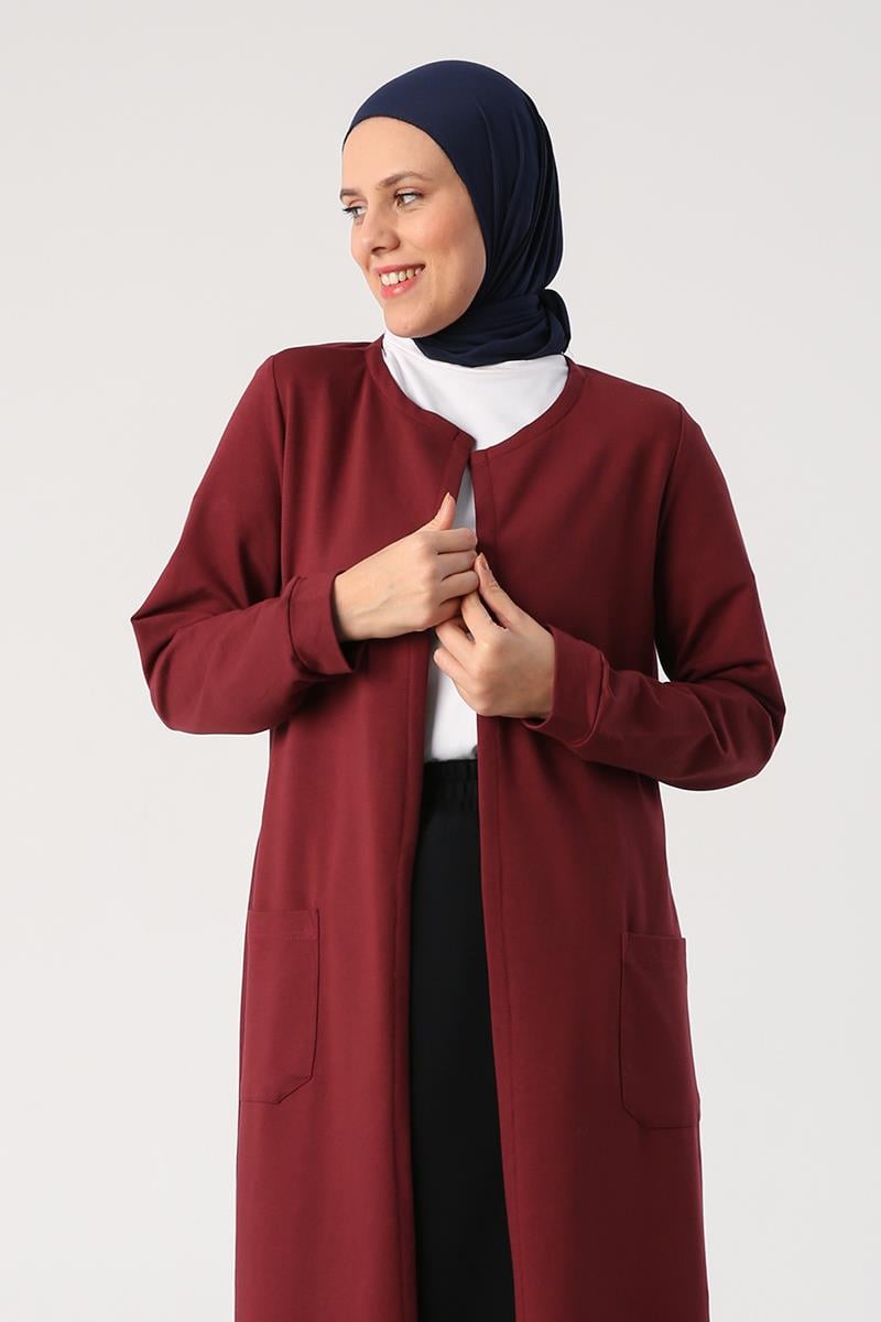 Cardigan long à col ras du cou avec poches et ceinture rouge Claret