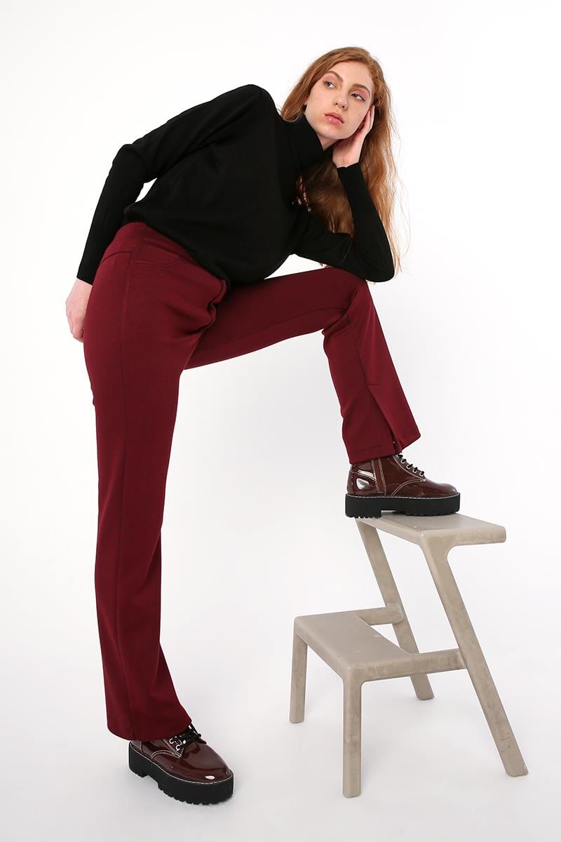 Pantalon bordeaux fendu