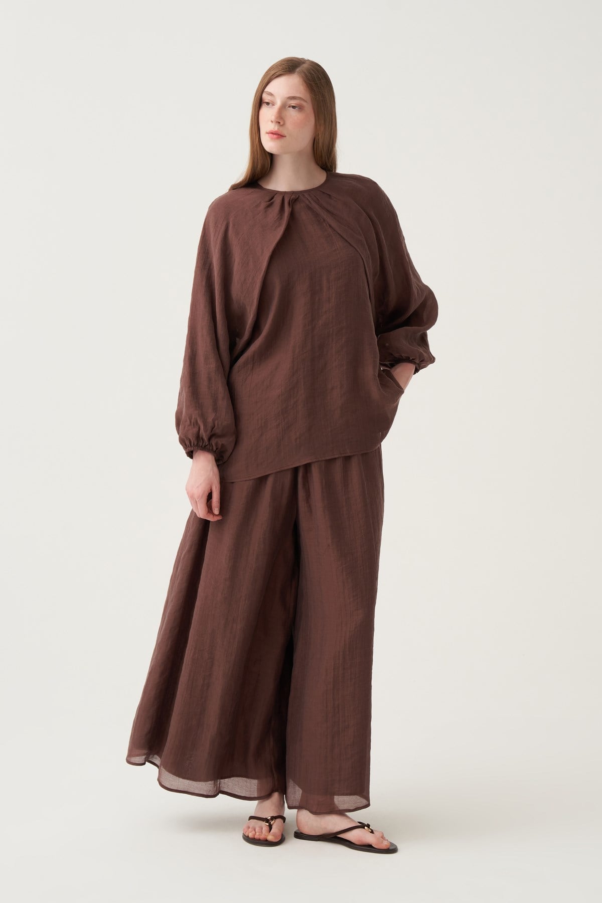 Kahve-Reglan Pelerin Detaylı Bluz