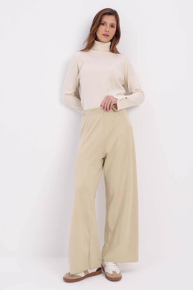 Cremefarbene, dünne Strickhose mit weitem Bein