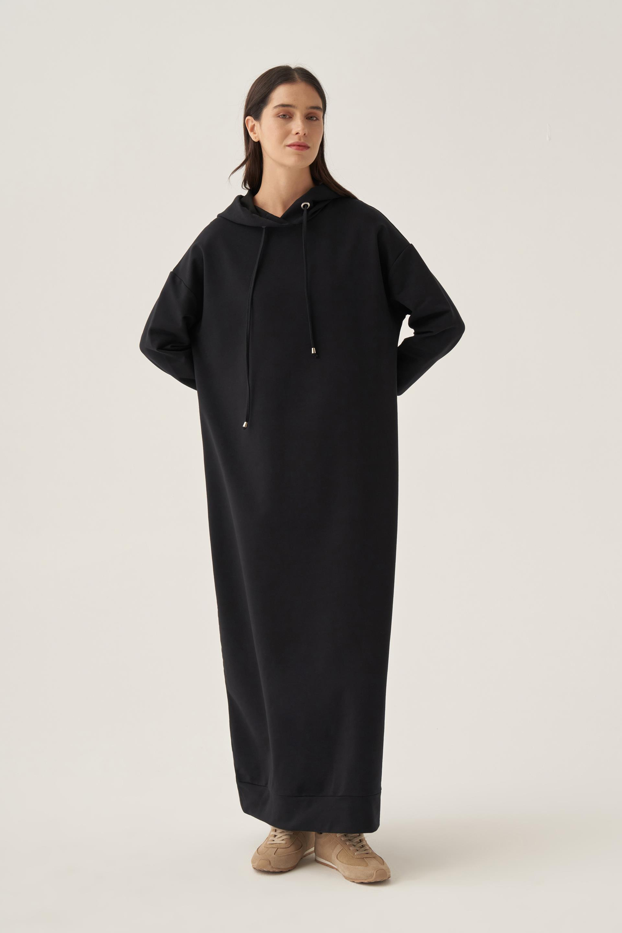 Marineblaues Strickkleid mit Kapuze