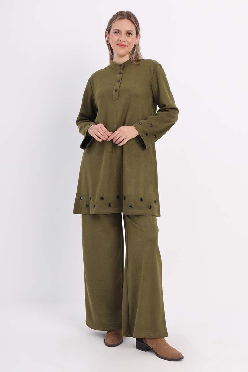 Tailleur pantalon vert à œillets