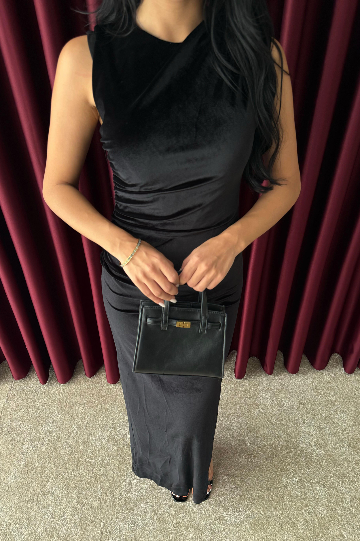 Drapeli Kadife Elbise - SİYAH