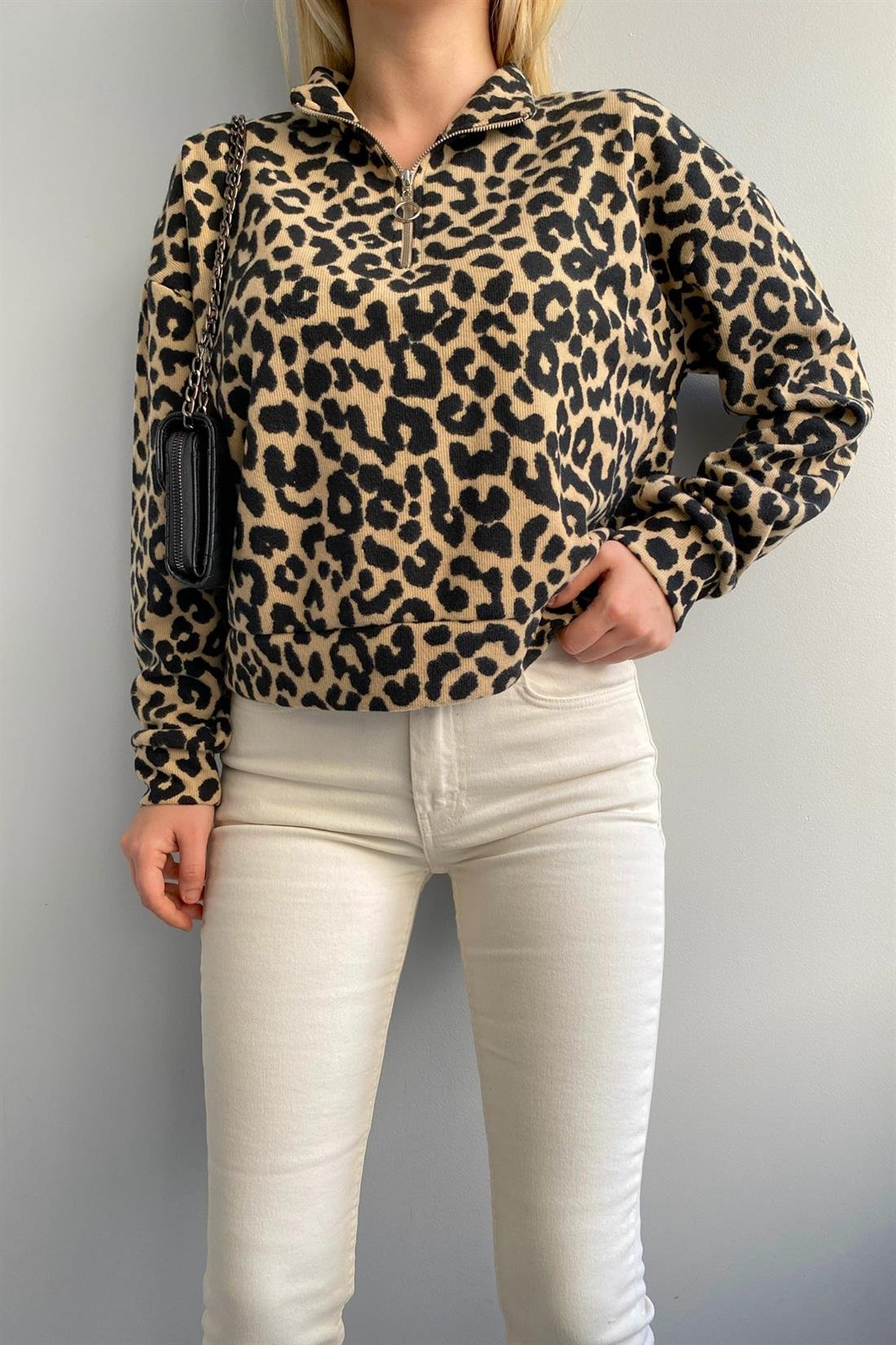 Leopar Baskılı Yaka Fermuarlı Sweatshırt BEJ