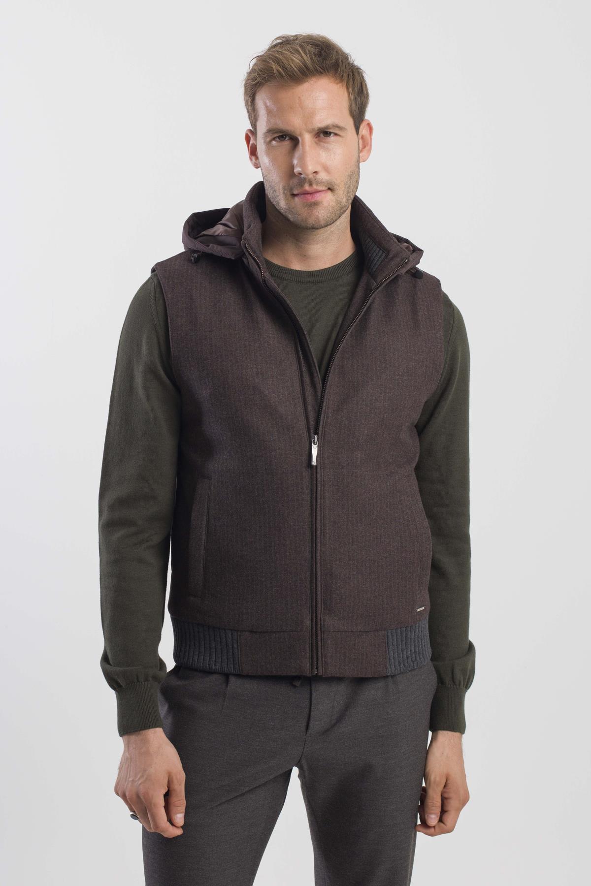 Kahve Comfort Fit Desenli Çıkarılabilir Kapüşonlu Yelek