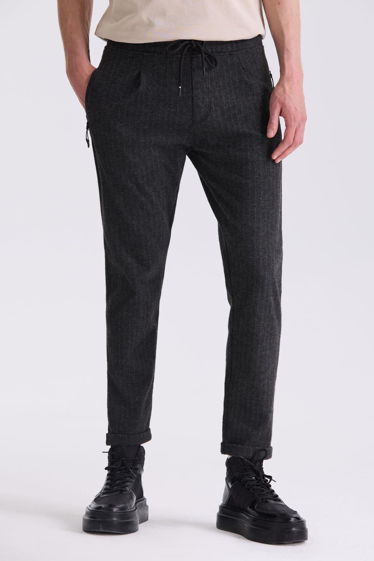 Siyah Slim Fit Beli Lastikli Çizgili Jogger Pantolon
