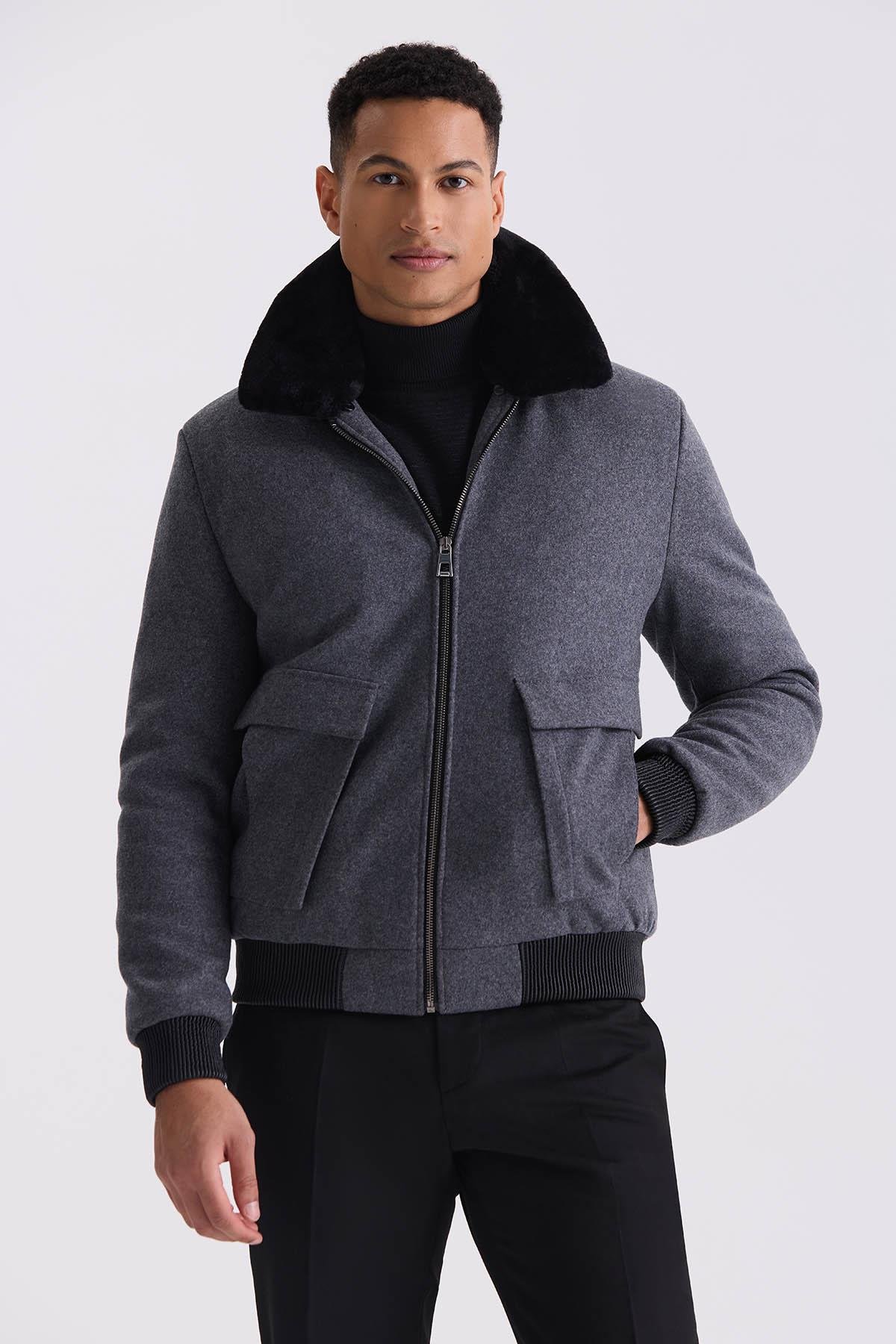 Gri Regular Fit Yaka Kürklü Kışlık Şişme Mont