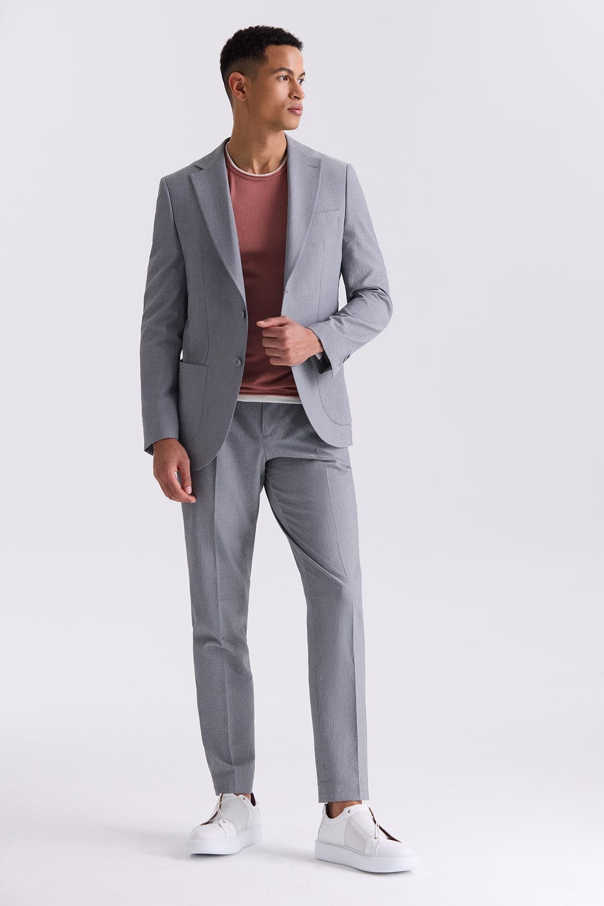 Dar Kalıp - Slim Fit Serili Takım Elbise-Jakamen  Sivri Yaka  Serili• Takım ElbiseJakamen