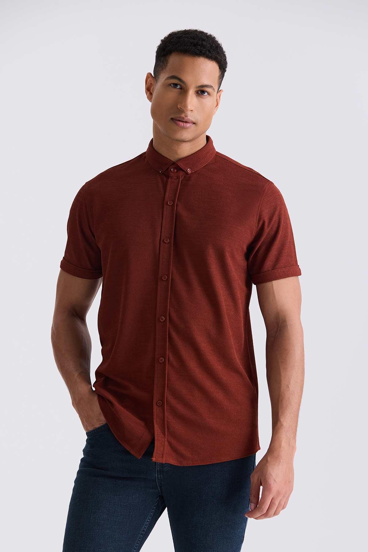 Tarçın Slim Fit Gömlek Yaka Düğmeli T-Shirt