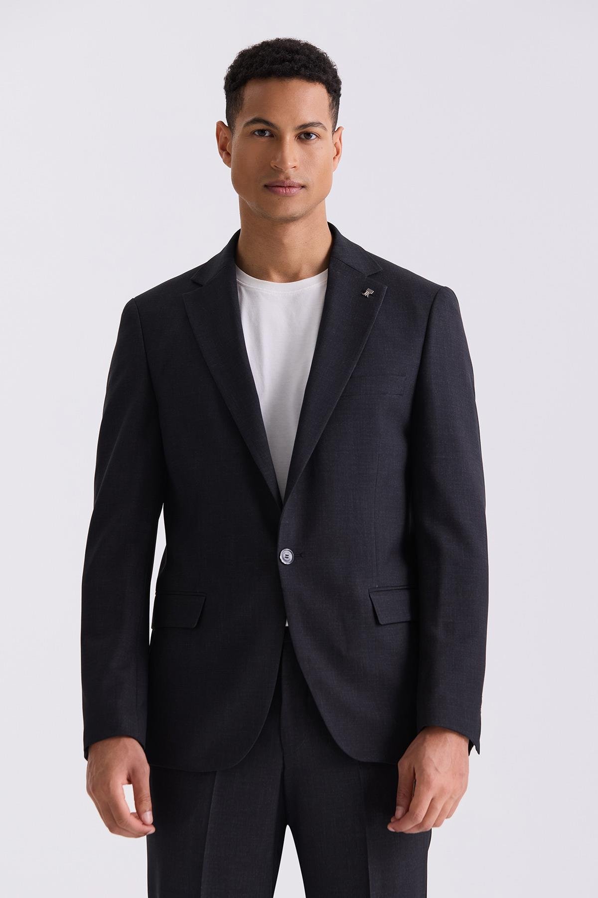 Siyah Slim Fit Mono Yaka Tek Düğme Spor Takım ElbiseSlim Fit Takım ElbiseJakamen
