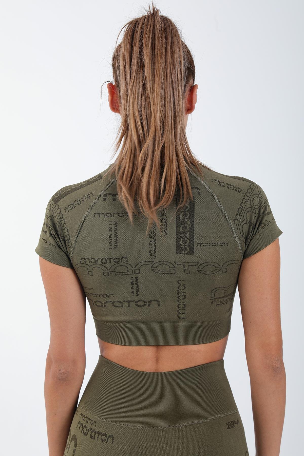 Maraton Active SlimFit Kadın Bisiklet Yaka  Kısa Kol Koşu Crop Top 811037