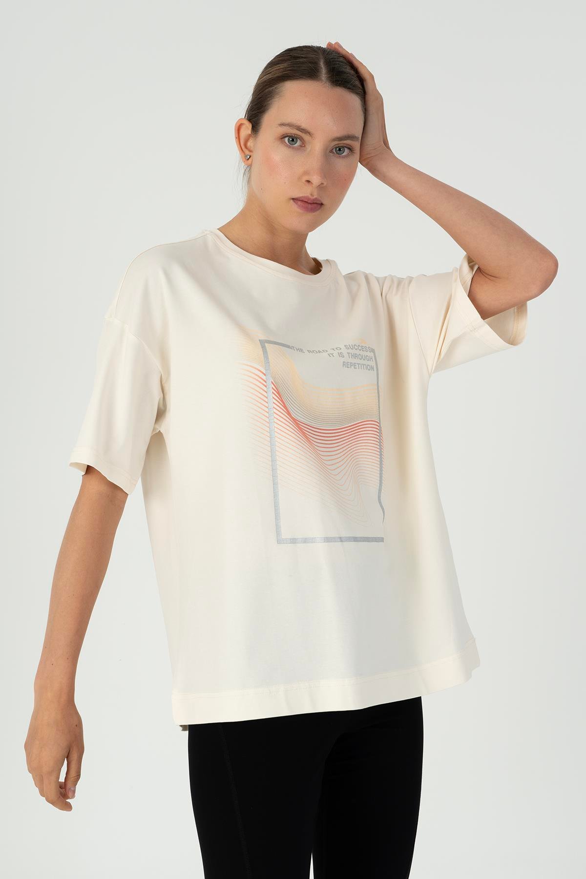 Maraton Sportswear Comfort Kadın Bisiklet Yaka  Düşük Kol Basic Ekru T-shirt 23135