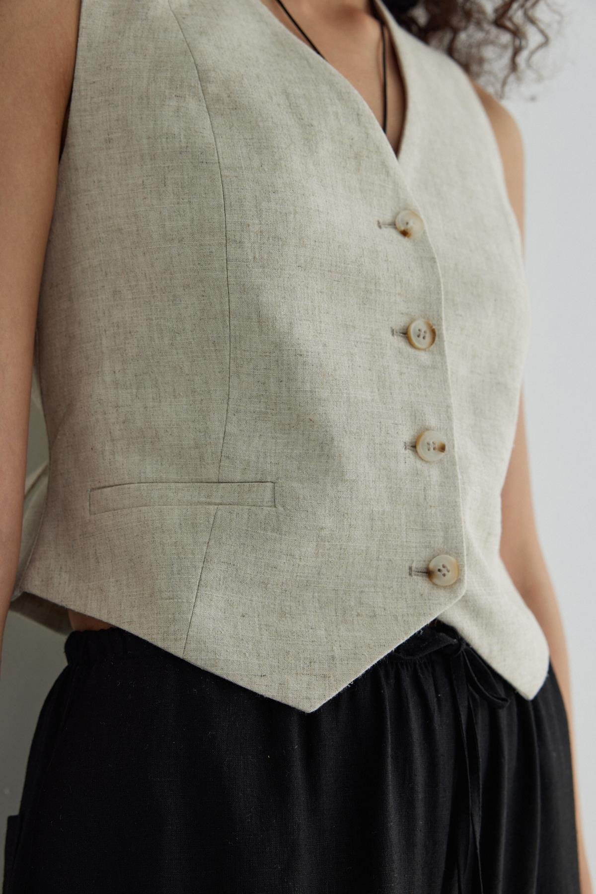 Gabriel Buttoned Linen Vest