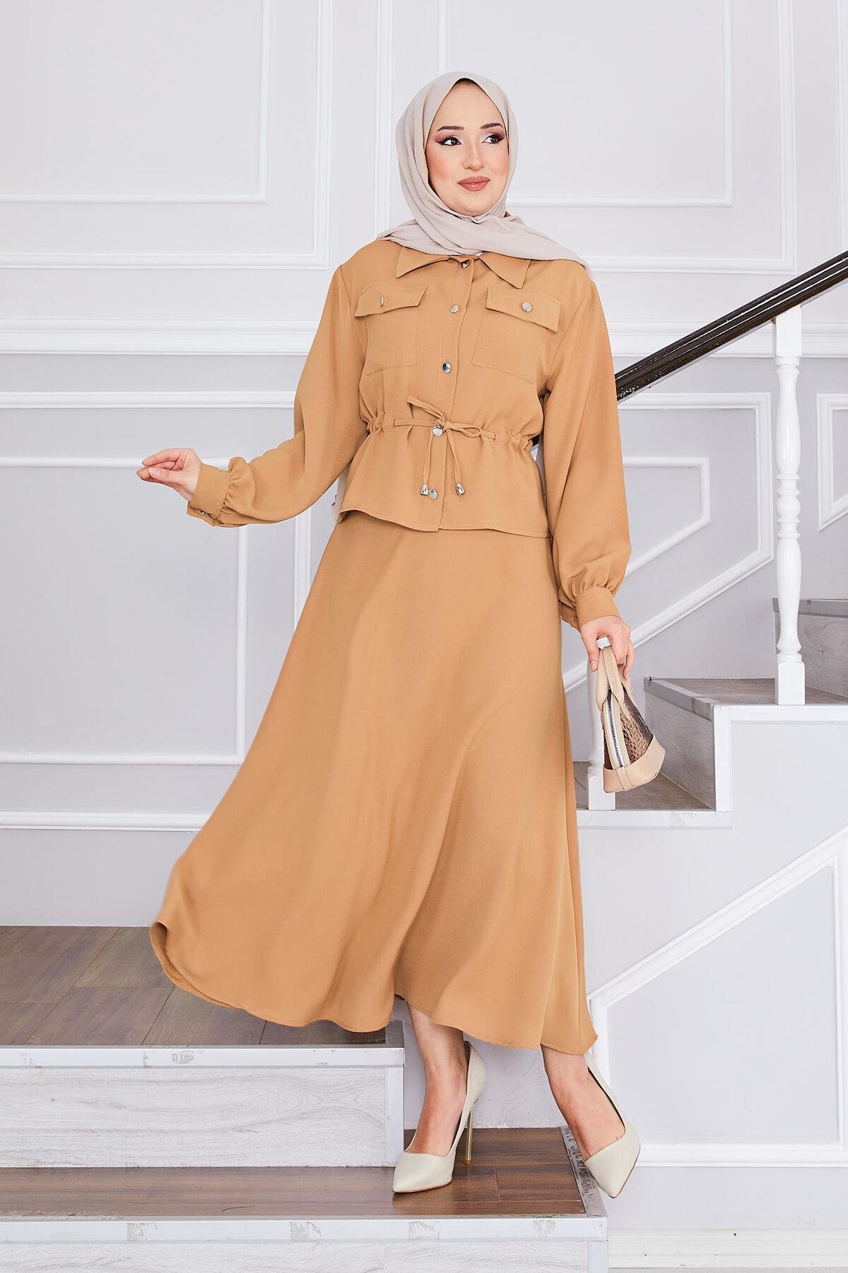 Beli Büzgülü Çift Cepli Etekli Takım Camel