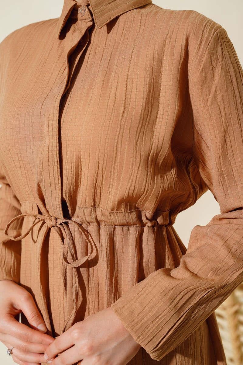 Gizli Yarım Düğmeli Elbise Camel