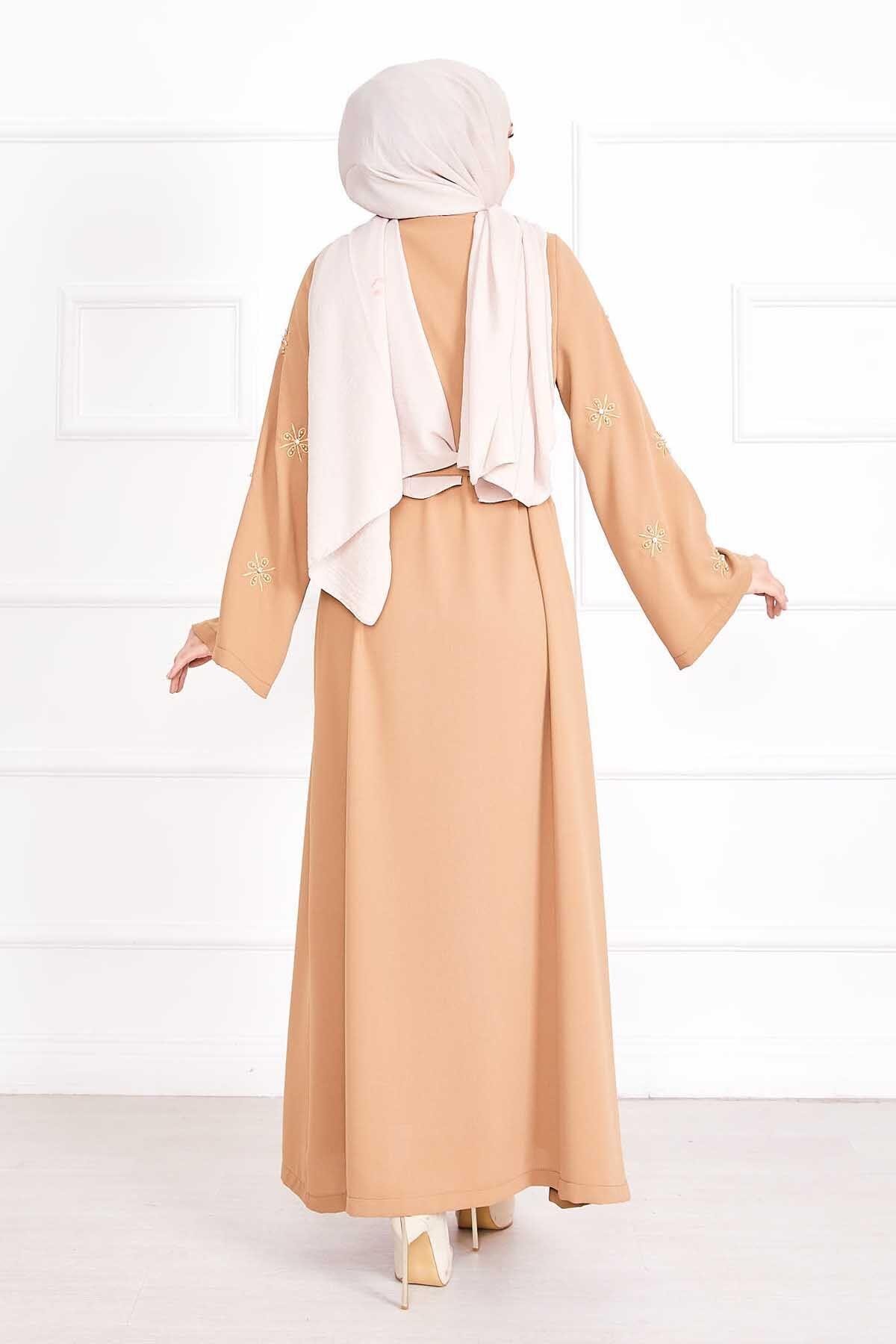 Kolu Nakışlı İnci Detaylı Seyyar Kuşaklı Ferace  Camel