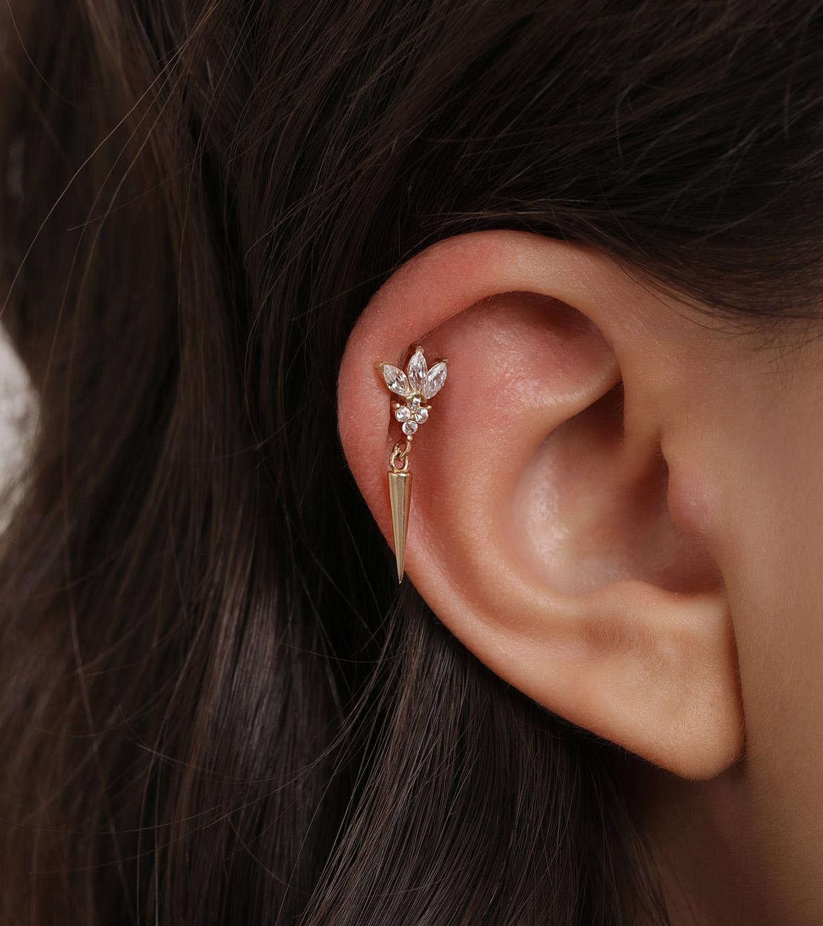 Koni Sallantılı Lotus Piercing (Tragus)