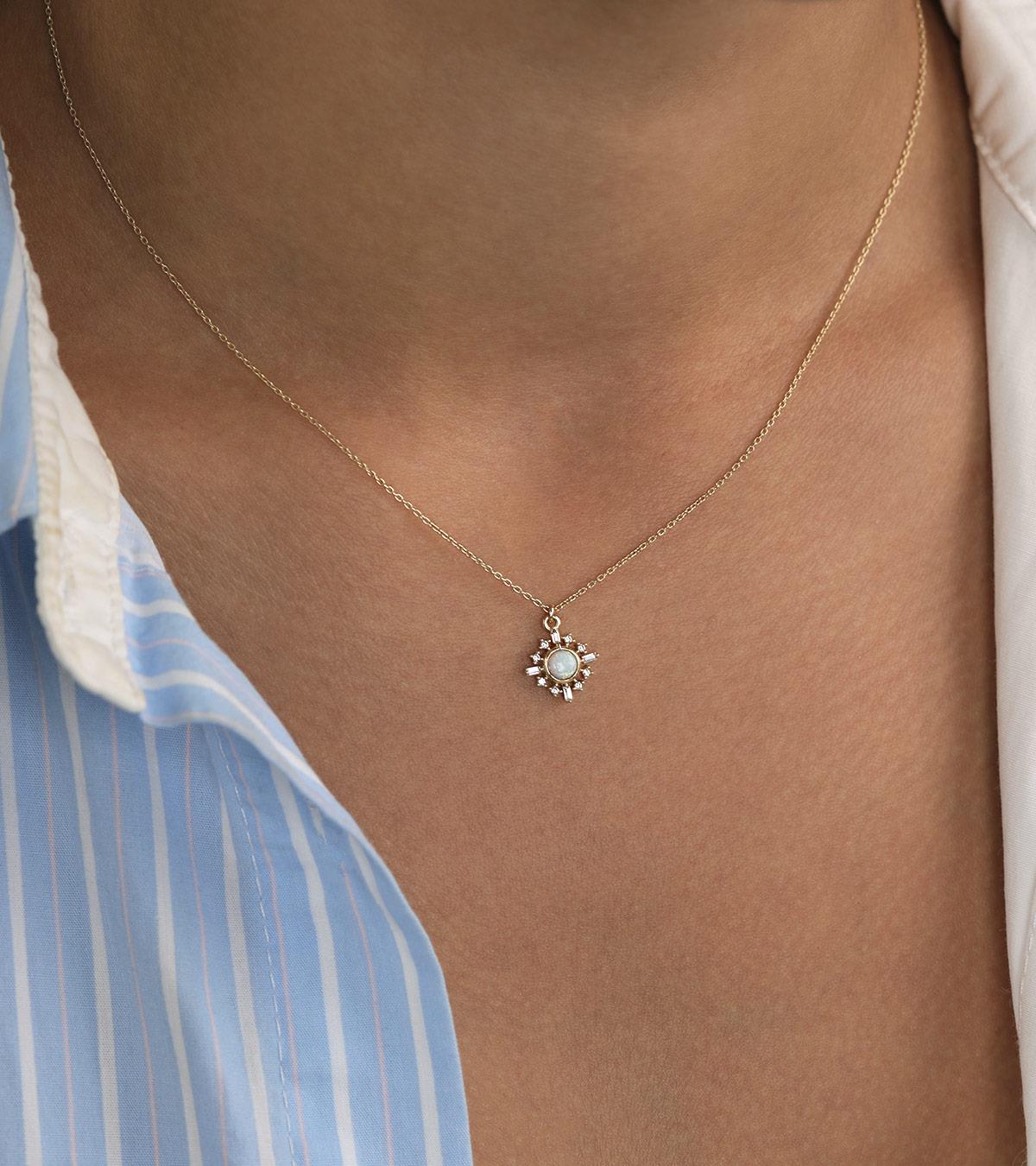 Opal Glare Kolye
