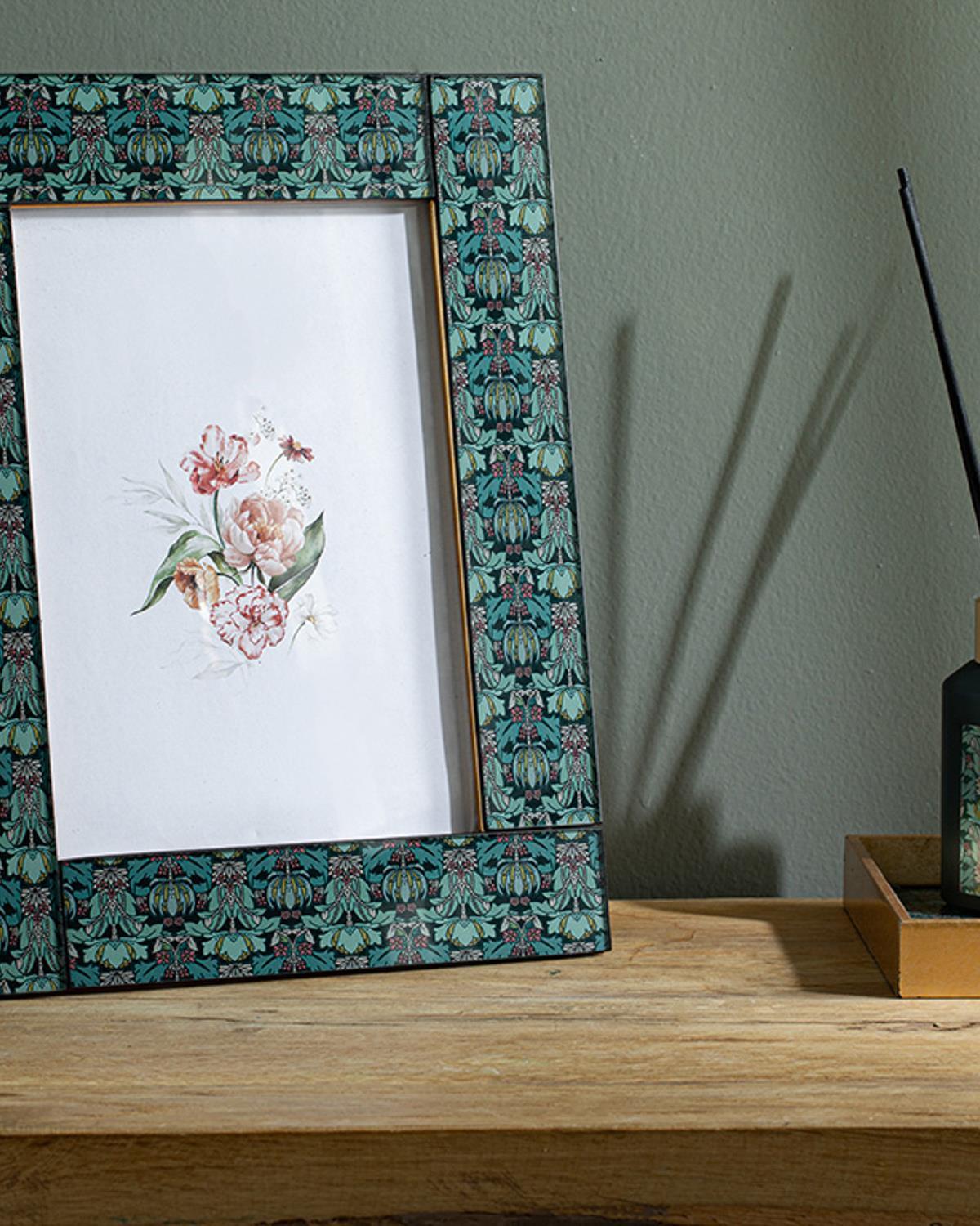 Green Meadow Frame 15x21 cm Green