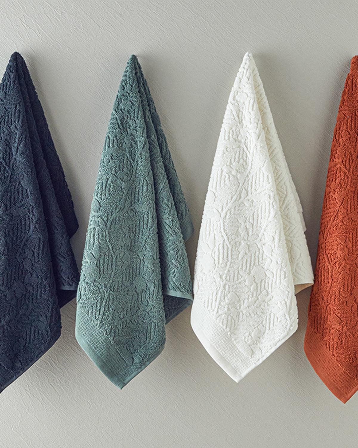 Alyssa Cottony With Jacquard Face Towel 50x80 cm Green