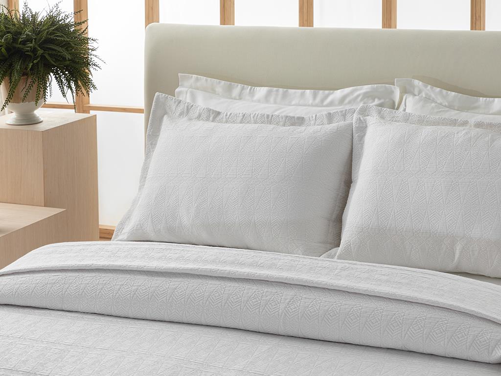 Triangle Jacquard Cotton King Size Bed Quilt Set White