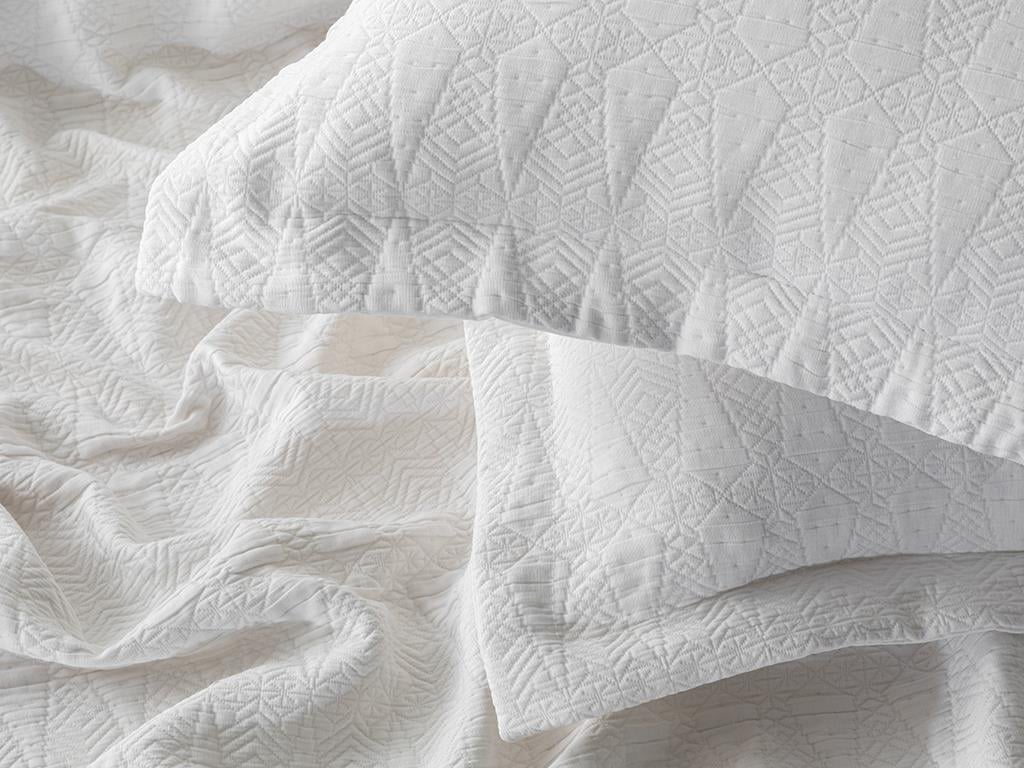 Triangle Jacquard Cotton King Size Bed Quilt Set White