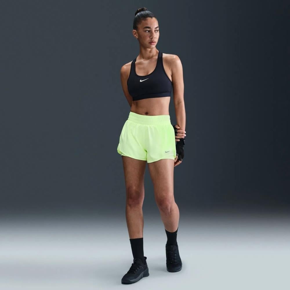 Nike One Dri-FIT Orta Bel 8 cm 2'si 1 Arada Şort - Yeşil