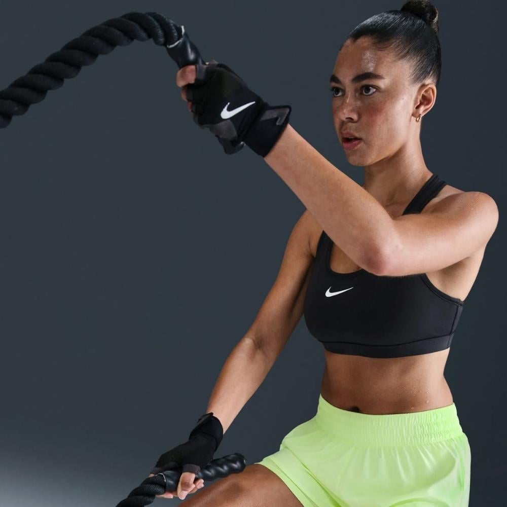 Nike One Dri-FIT Orta Bel 8 cm 2'si 1 Arada Şort - Yeşil
