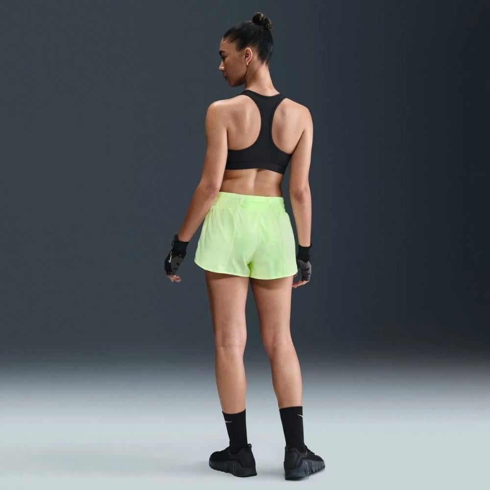Nike One Dri-FIT Orta Bel 8 cm 2'si 1 Arada Şort - Yeşil