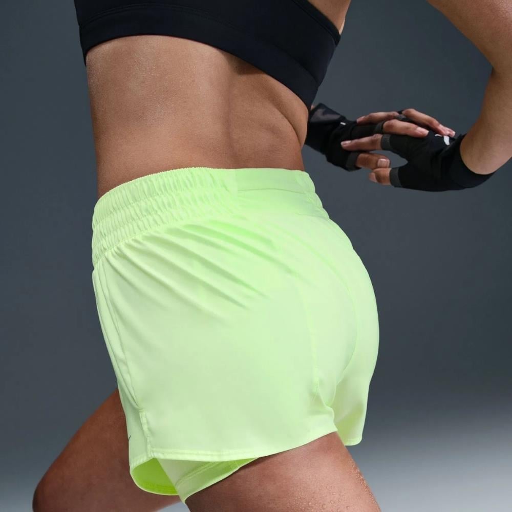 Nike One Dri-FIT Orta Bel 8 cm 2'si 1 Arada Şort - Yeşil