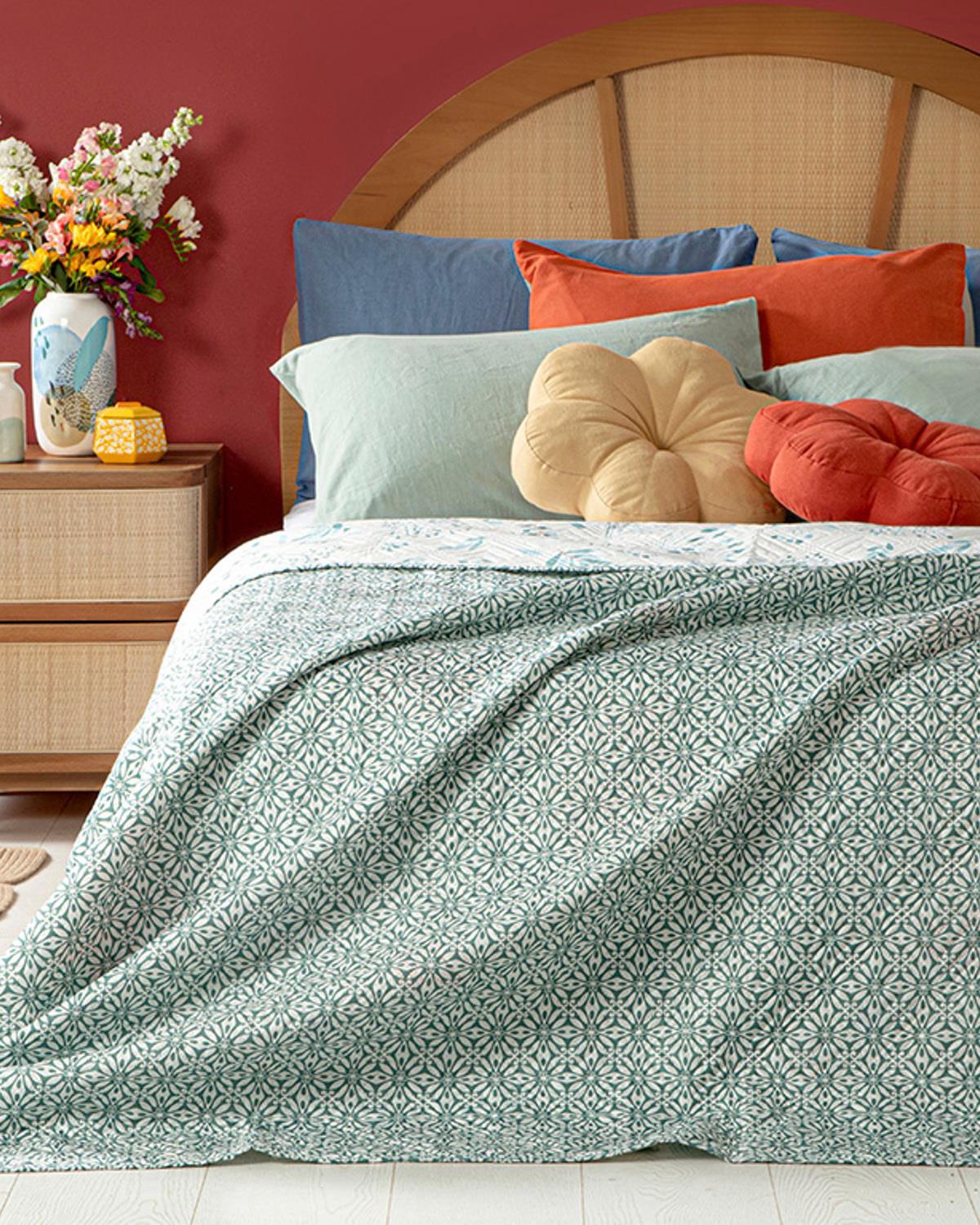 Clove Posy Многофункционално Покривало Кралски размер 240x220 см Селадон