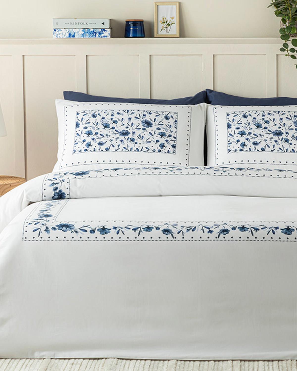 Flower Chain Soft Cotton with Digital Print Double Duvet Cover Set 200x220 cm Navy Blue
