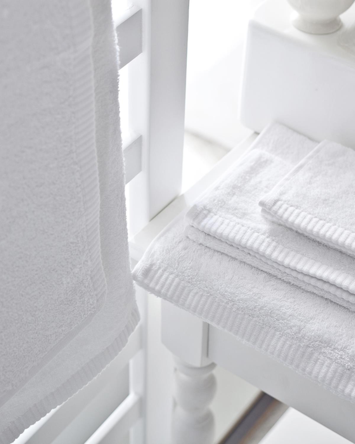 Leafy Bamboo Face Towel 50x90 cm White