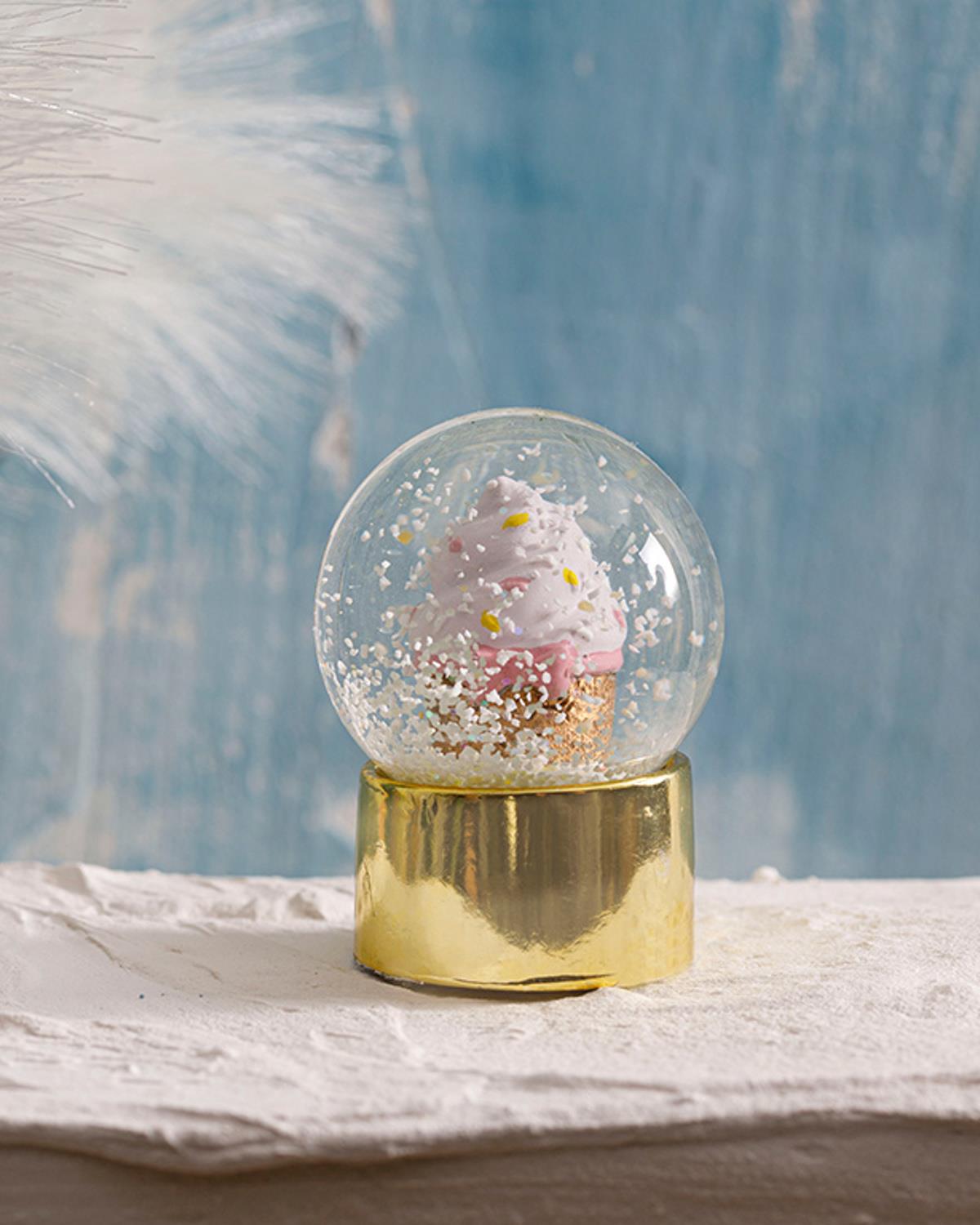 Love Cupcakes Stone powder/Polyresin Snow Globe 4,5x4,5x6 cm Gold