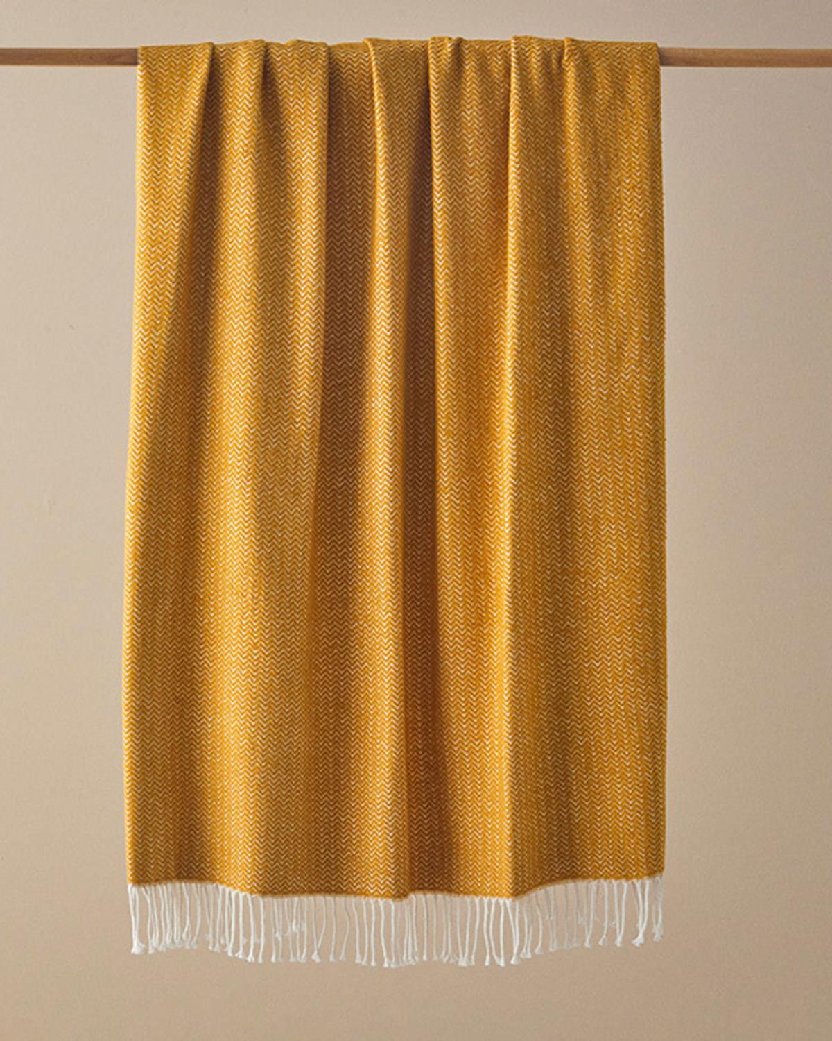 Lucent Chair Shawl 130x170 cm Mustard