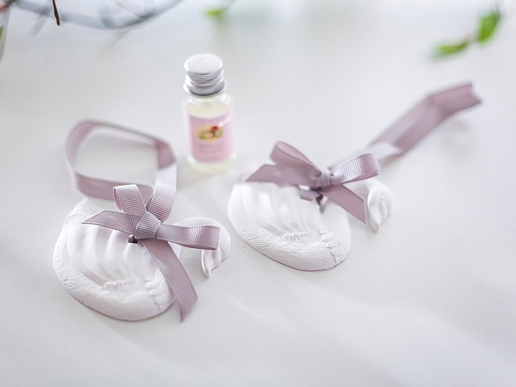 Lychee Rose Swan Scented Stone . DarkPink