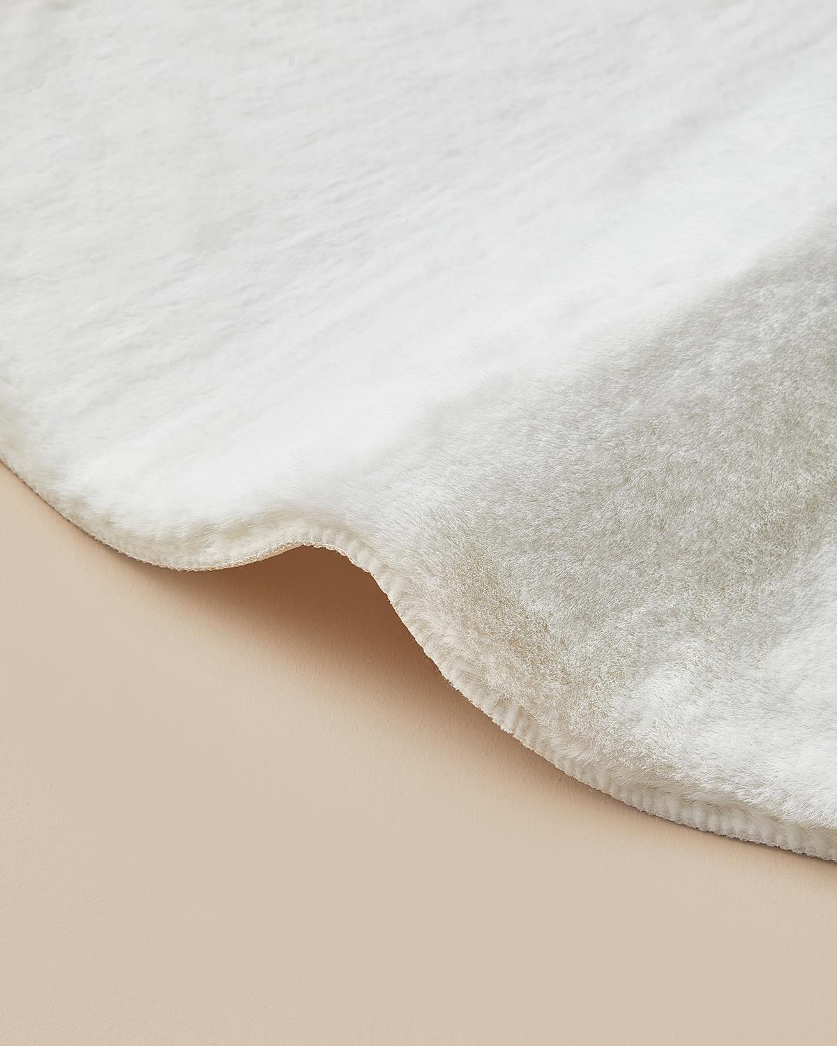Soft Touch Rabbit Plush Fake  Fur 120 cm White