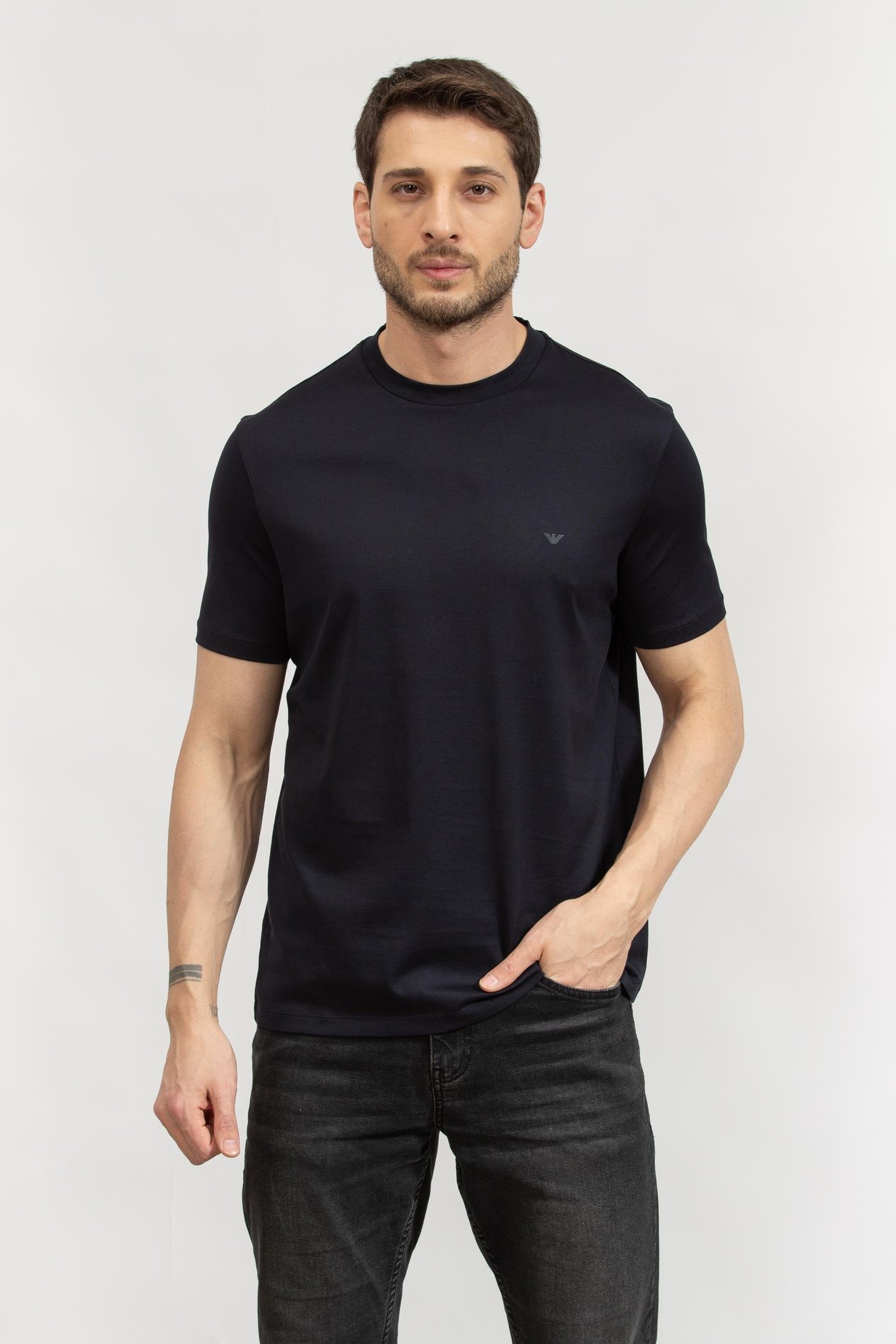 emporio-armani-erkek-bisiklet-yaka-t-s-c-2c0f.jpg