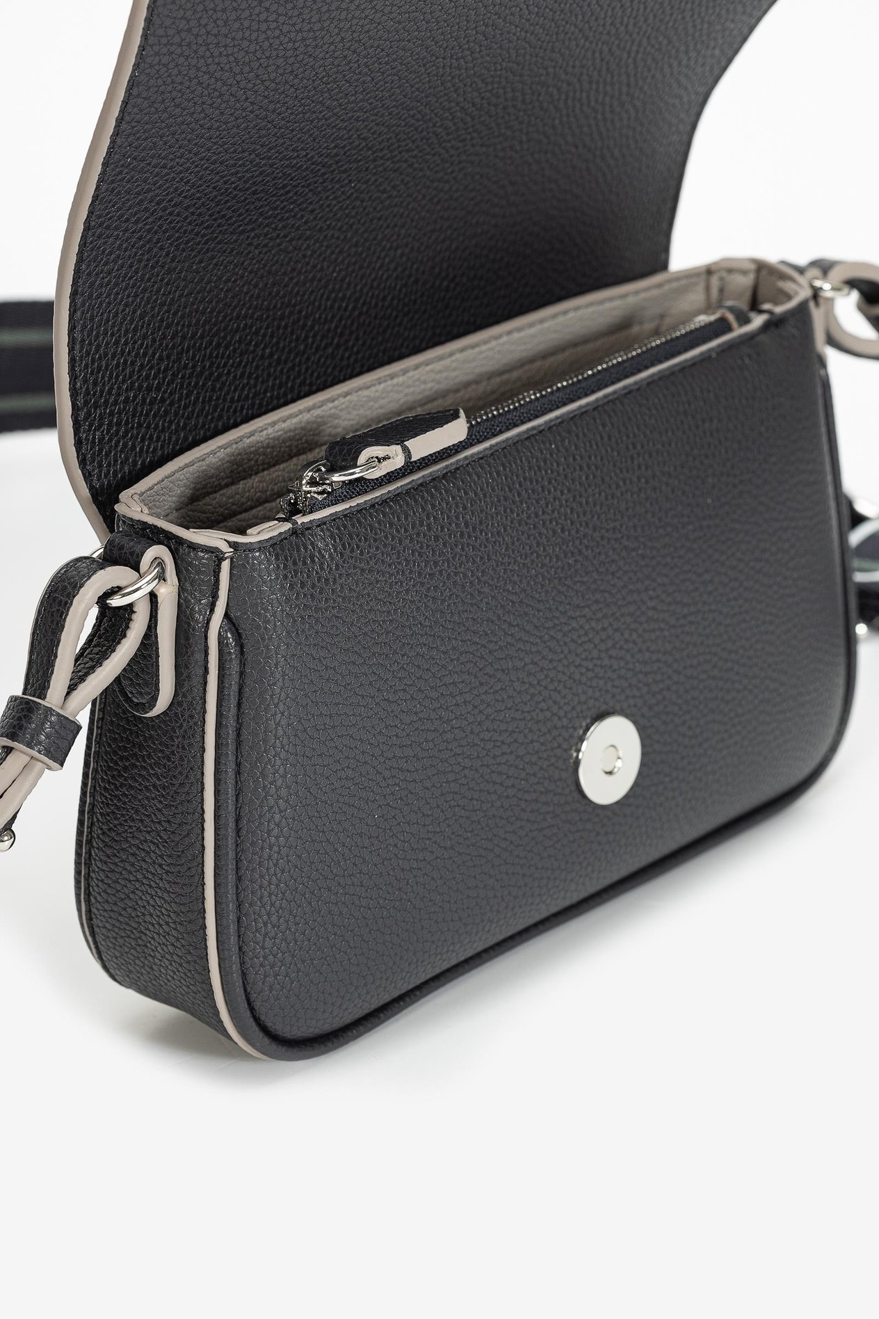 Emporio Armani Kadın Mini Omuz Çantası