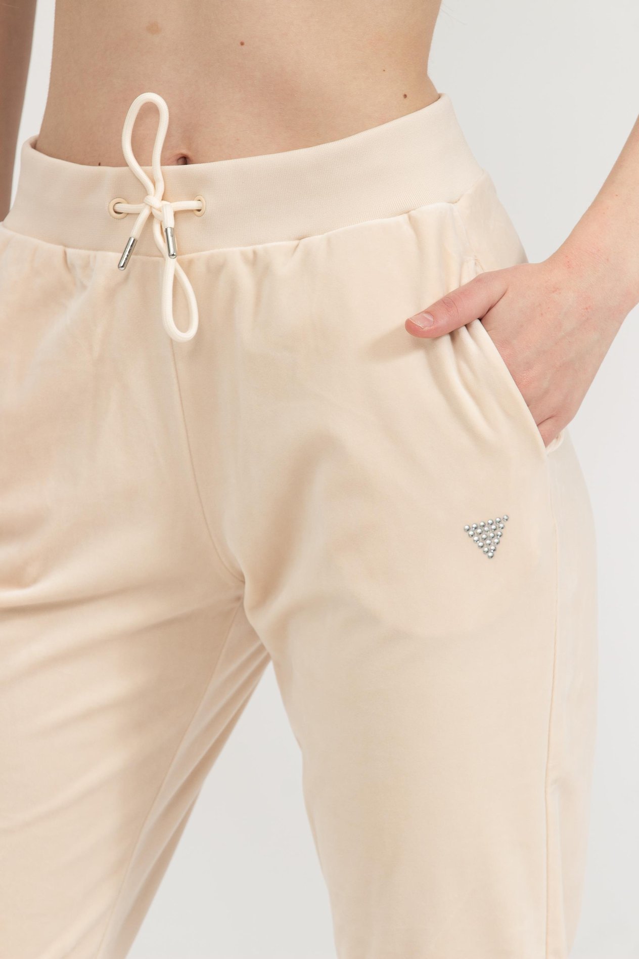 guess-kadin-esofman-alti-43-4b0.jpg